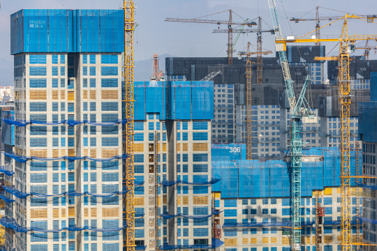 서울 강동구 둔촌주공아파트 재건축 현장 모습. 연합뉴스